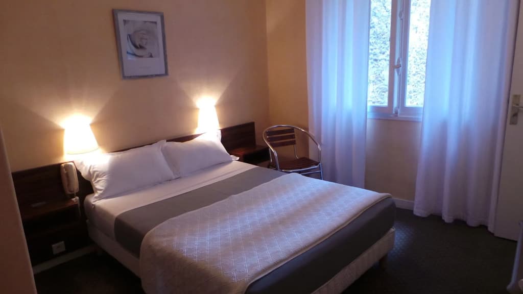 Hôtel Le Cambronne - Photo 1