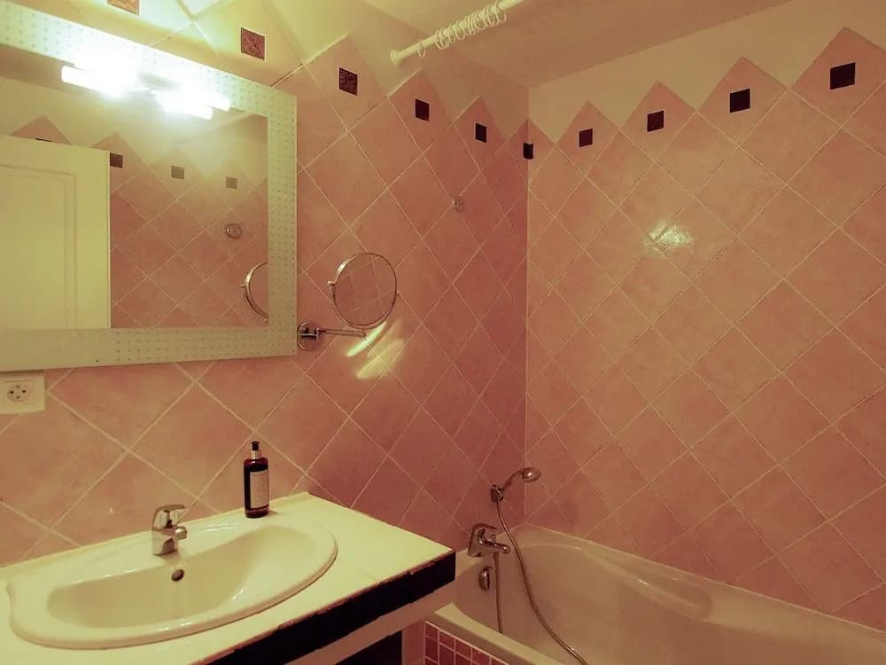 Luxury Apartment With Terrace, Sauna, Tennis, Pool - Miniature 6