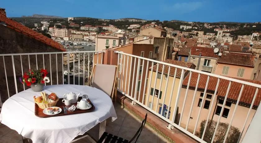 Hôtel Laurence - Miniature 7