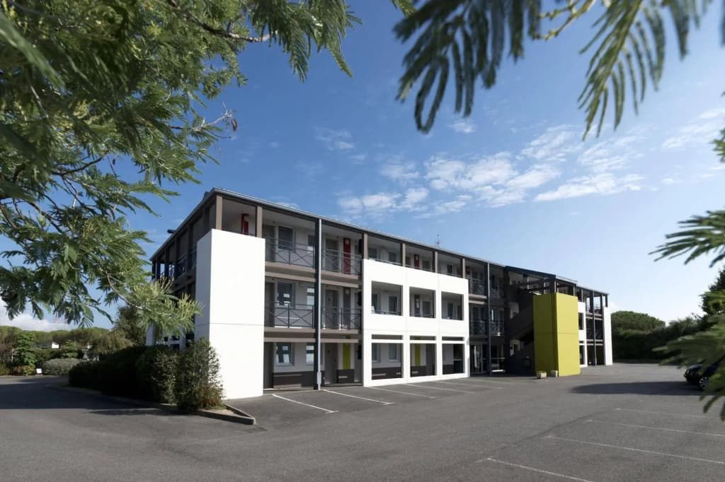 B&B HOTEL Saint-Nazaire Trignac - Photo 1