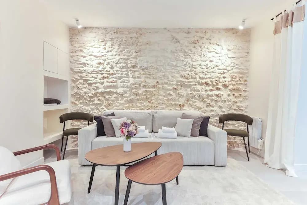 Peaceful Apartment in Eiffel Tower - Photo 1