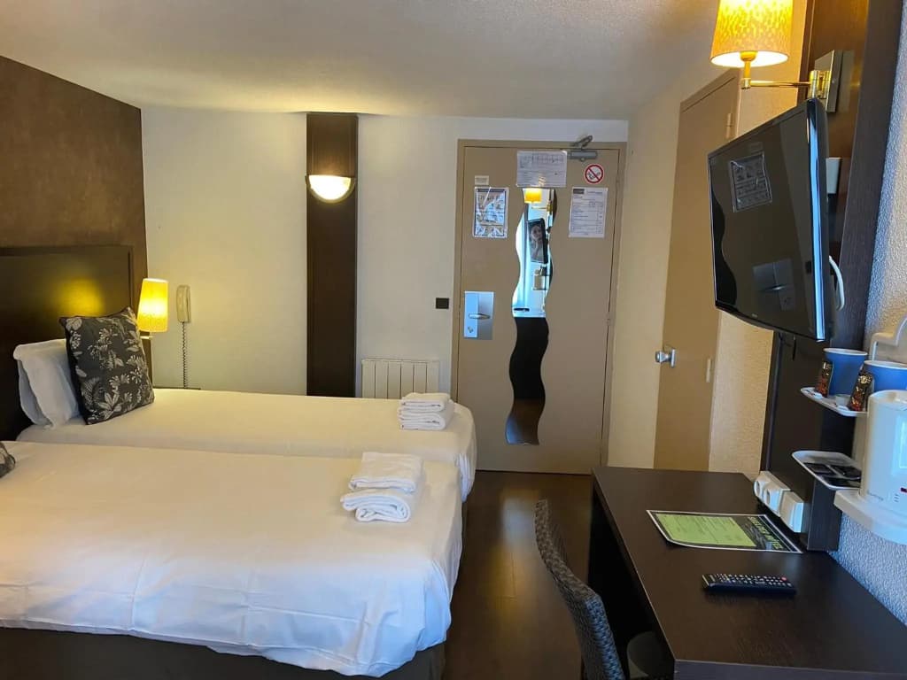 Shelder Hotel - Photo 2