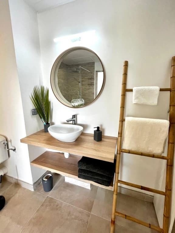 NOUVEAU studio chaleureux avec jacuzzi privé & piscine - Miniature 7