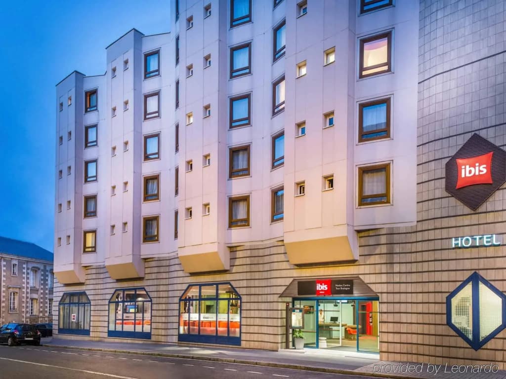 ibis Nantes Centre Tour Bretagne - Photo 1