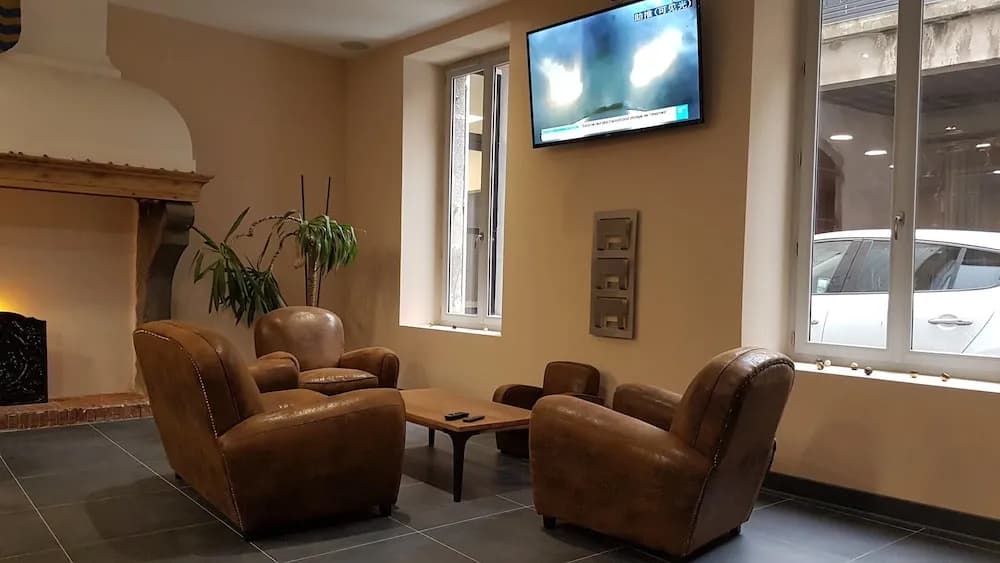 Logis Hotel Yseria - Historical Center - Photo 2