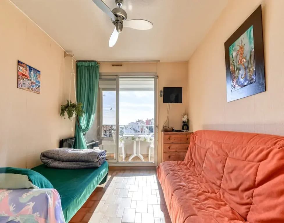 Sunny Apartment by the Sea - Photo 3