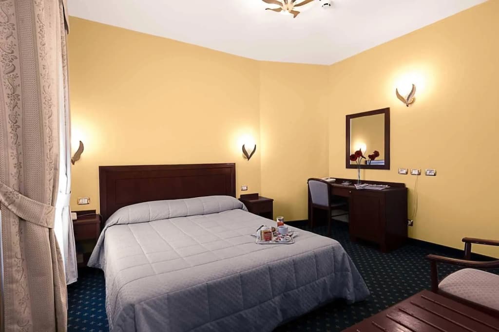 Hotel Olympia - Photo 4