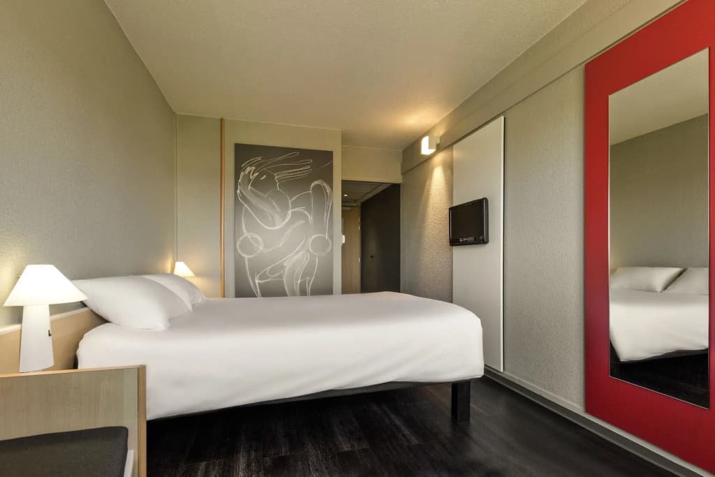 ibis Mulhouse Ile Napoléon - Photo 2