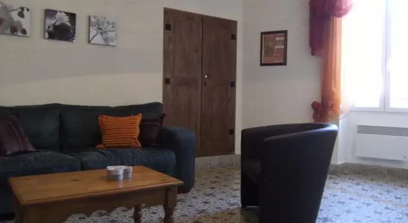 Charming 18th Century Villagehouse - Photo 3