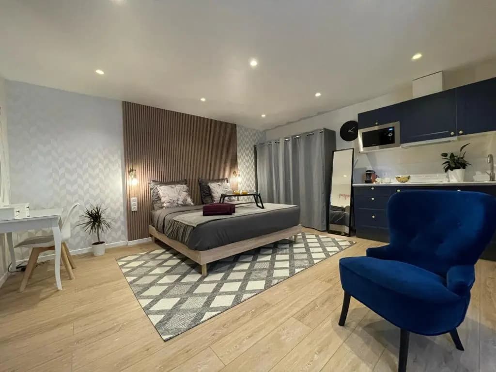 Nice Renting - Love Room Massena - Luxe Room - Jacuzzi - Terrace - King Bed - AC - Photo 2