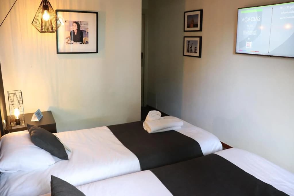 Logis Hotel Restaurant des Acacias Lille Tourcoing - Miniature 6