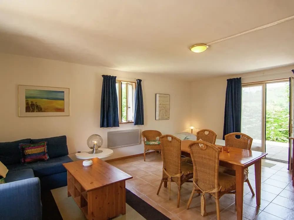 Appealing Apartment in Vezac With Swimming Pool - Photo 4