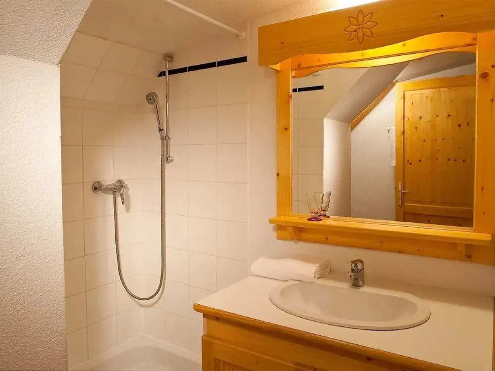 Apartment in les Sybelles With 310 km Slopes - Miniature 6