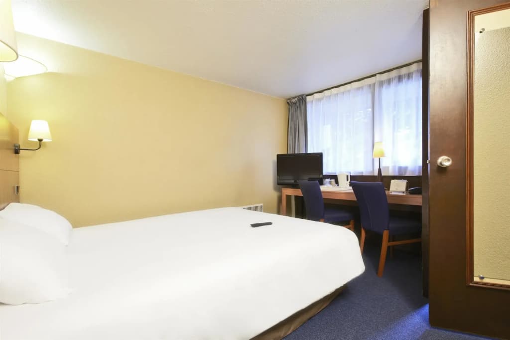 Hotel Kyriad Mulhouse Est - Lutterbach - Photo 4