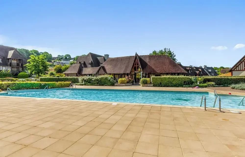 Charming House With Garden in Residence With Pool - Miniature 8