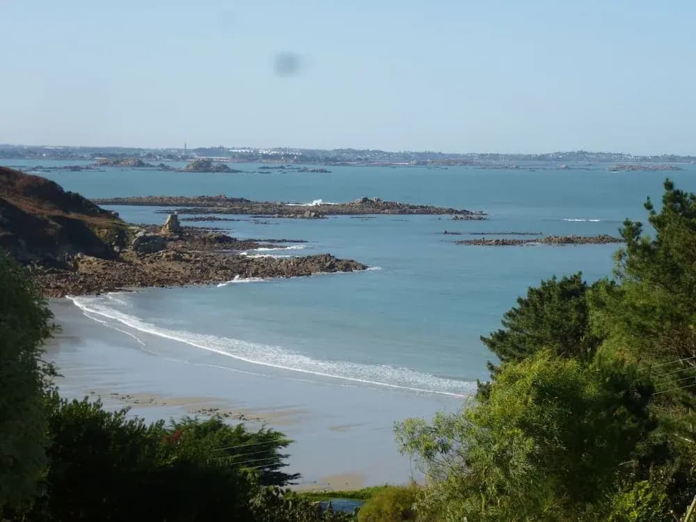 Charming Sea View Stay, 50m Close - Miniature 8