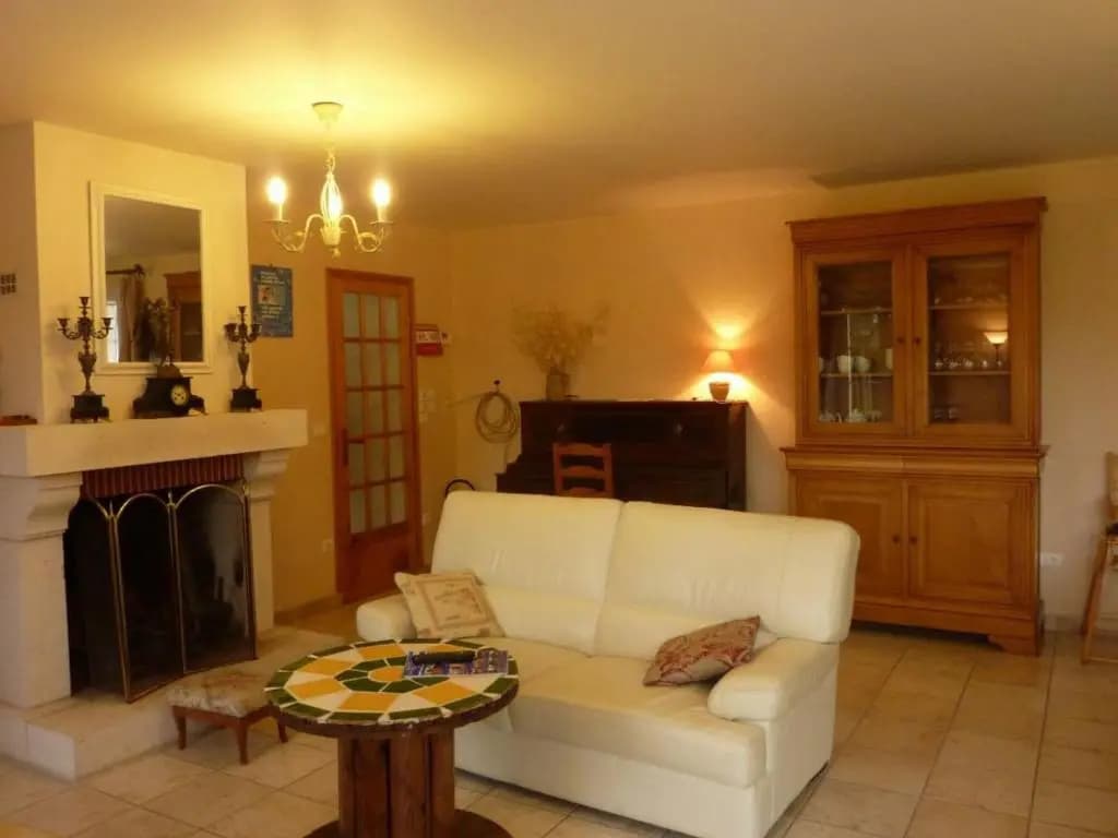 Gîte La Chapelle-Saint-Martin-en-Plaine, 4 pièces, 7 personnes - FR-1-491-55 - Photo 1