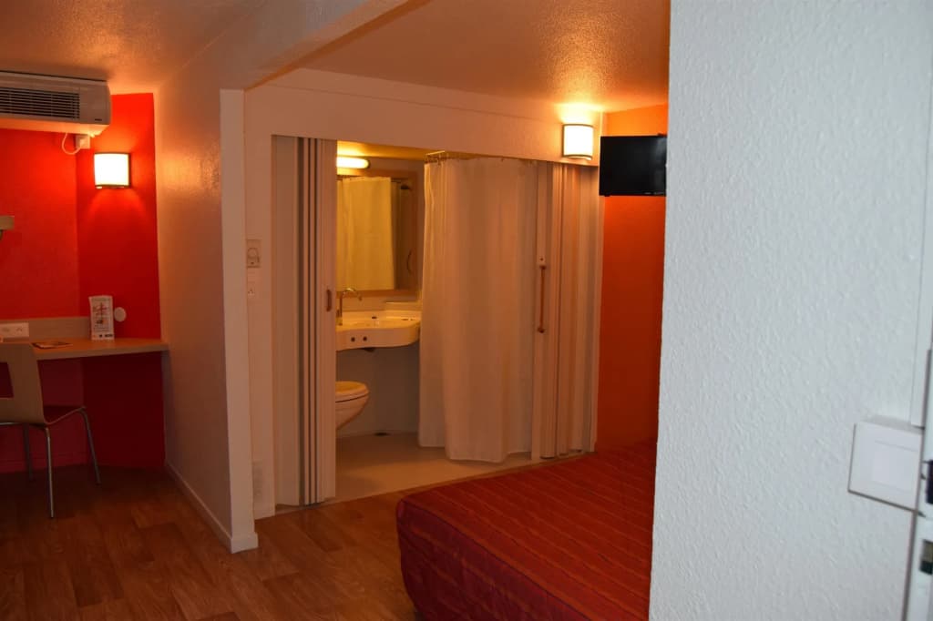 Premiere Classe Creil - Villers Saint Paul - Miniature 7