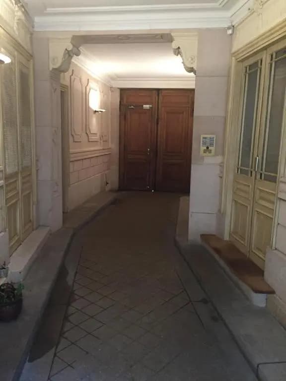 cosy rare 2 bedroom apartment around a private garden - Photo 2