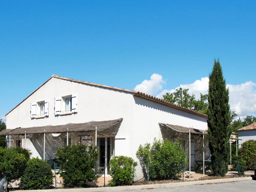 Three-Bedroom Holiday Home in Fayence - Photo 2