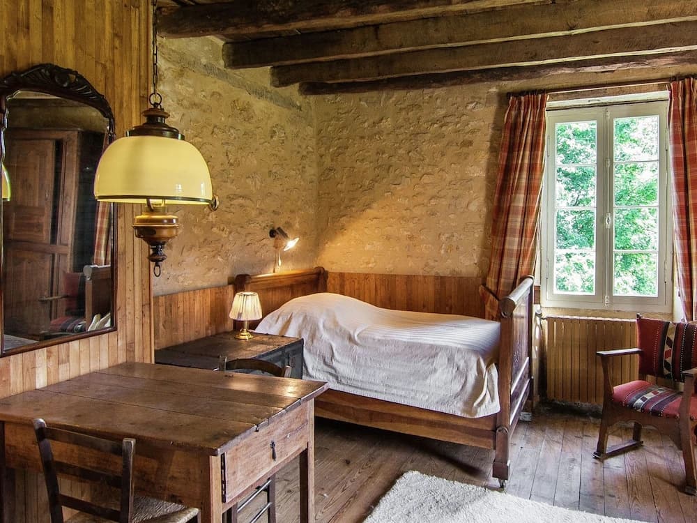 Spacious Farmhouse with private garden in Saint-Cybranet - Photo 5