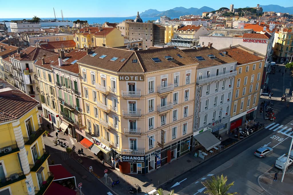 Hotel Amirauté - Photo 1
