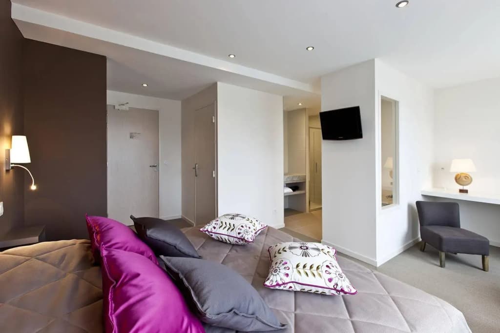 Logis Hostellerie St Germain - Photo 3