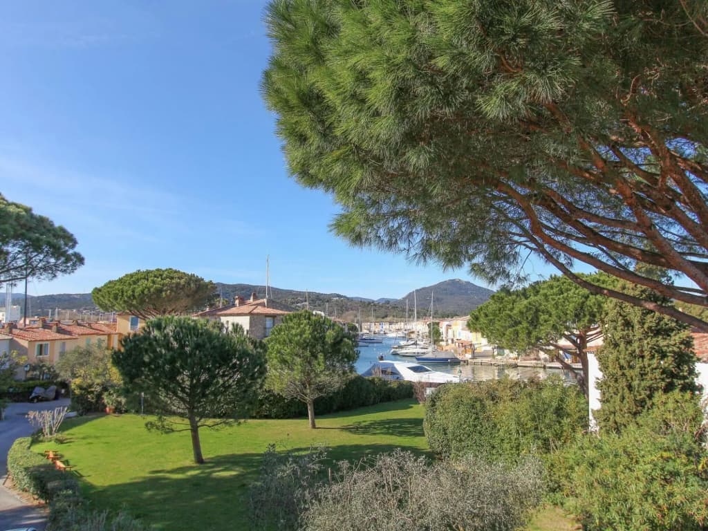 Spacious holiday home in Port Grimaud with hot tub - Miniature 7