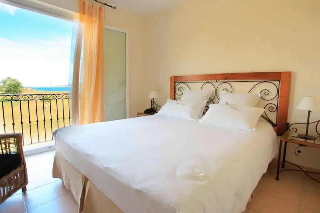 Hotel De La Pyramide - Photo 4