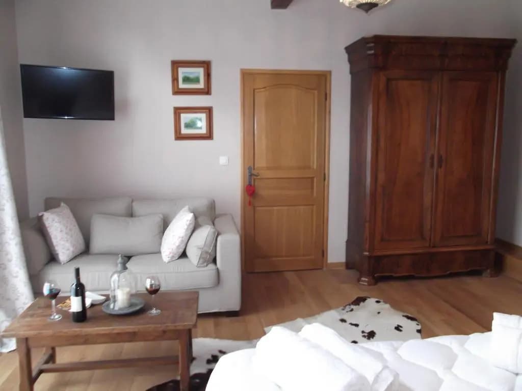 The Coach House - Photo 2
