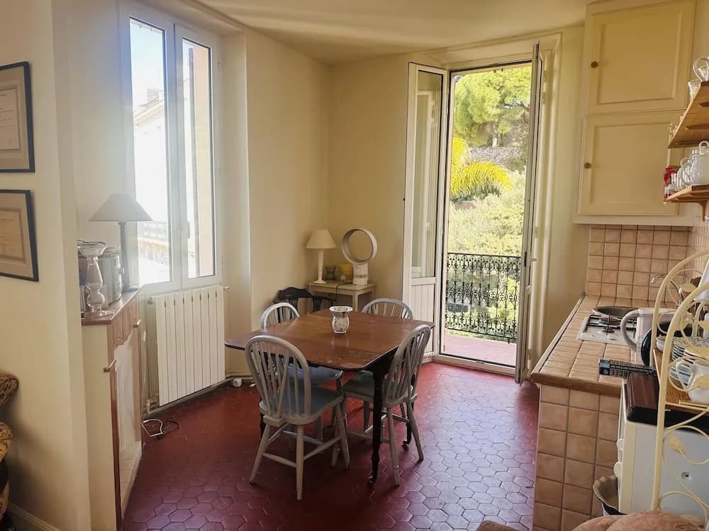 Charming 2 Bed Apartment With Balcony Located in Cannes Old Town Easy Walk to the Palais and Beaches - 120 - Miniature 7