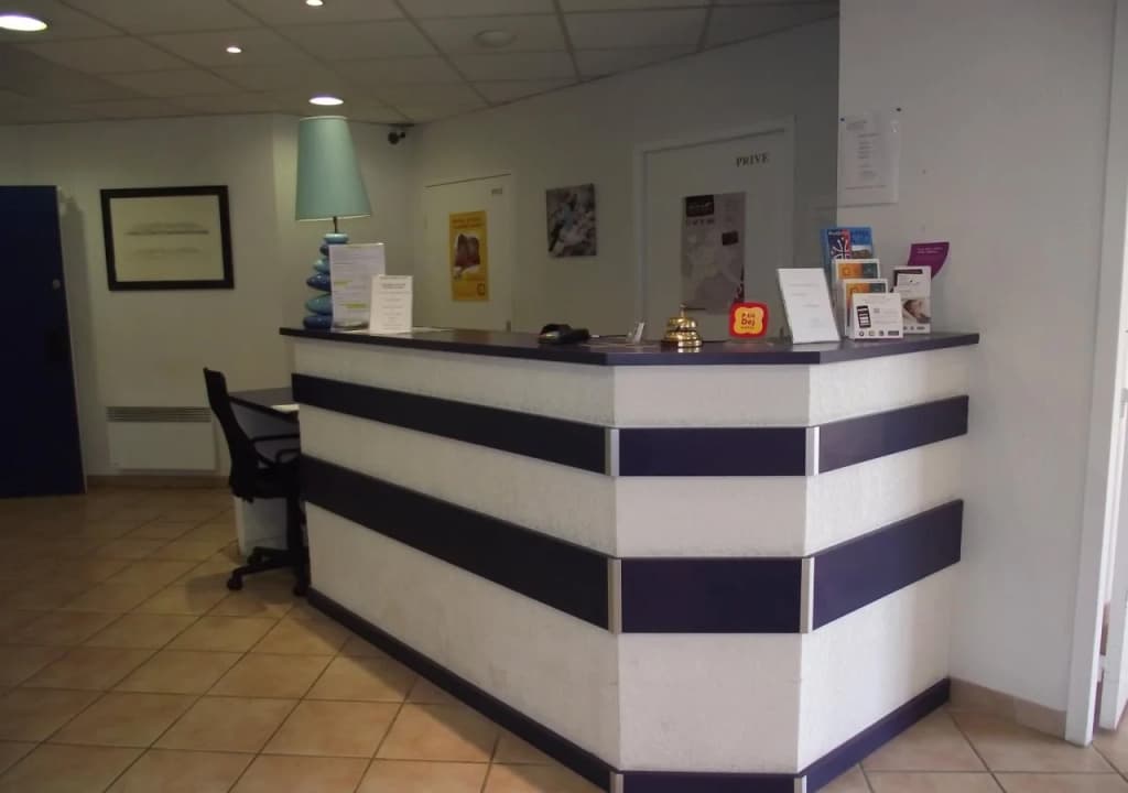 Audotel Carcassonne - Photo 2