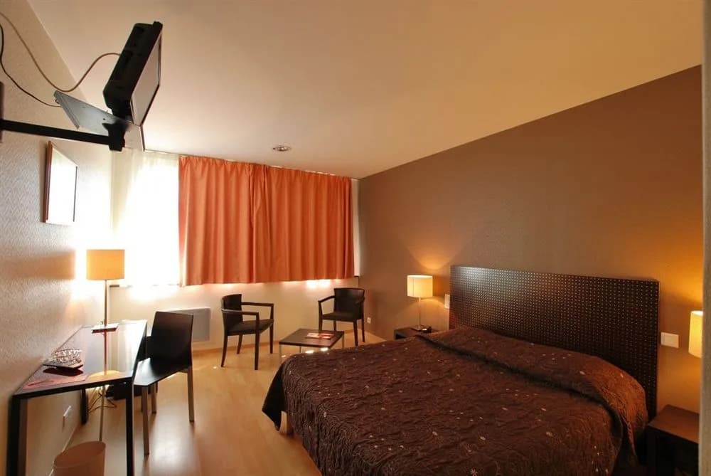 Hotel Des Dhuits - Photo 4