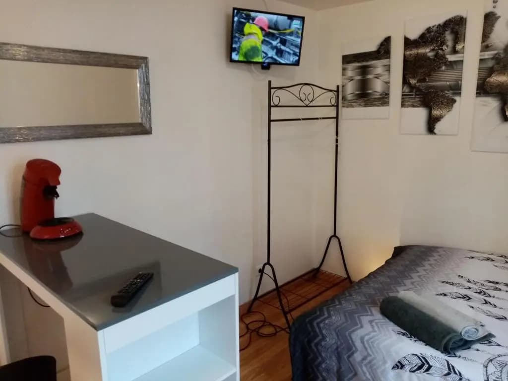 STUDIO 10 calme à Valadon - Miniature 7