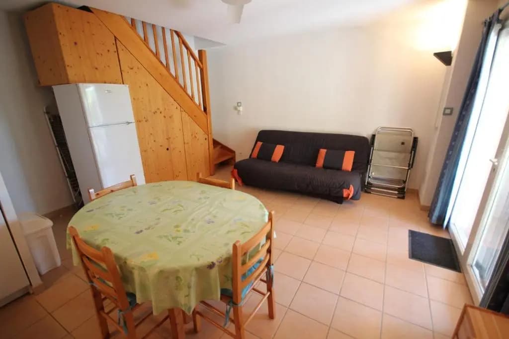 Belle villa 2 chambres terrasse parking privatif vue réserve dans résidence sécurisée avec piscine commune 800 m de la mer...