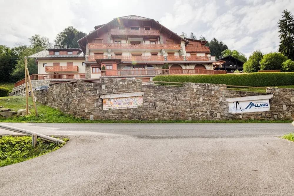 Warm Apartment Nestled in the Heart of Megeve - Photo 1