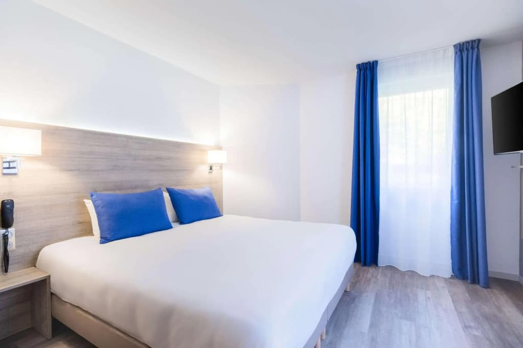 Quality Hotel Le Circuit - Le Mans - Photo 4