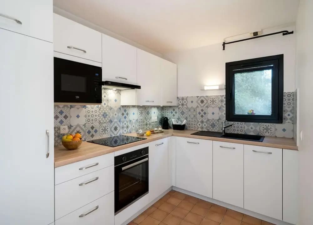 Apartment in Saint-tropez With Beach Access - Photo 4