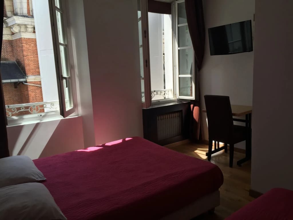 Hotel Belle Fontainebleau - Photo 4