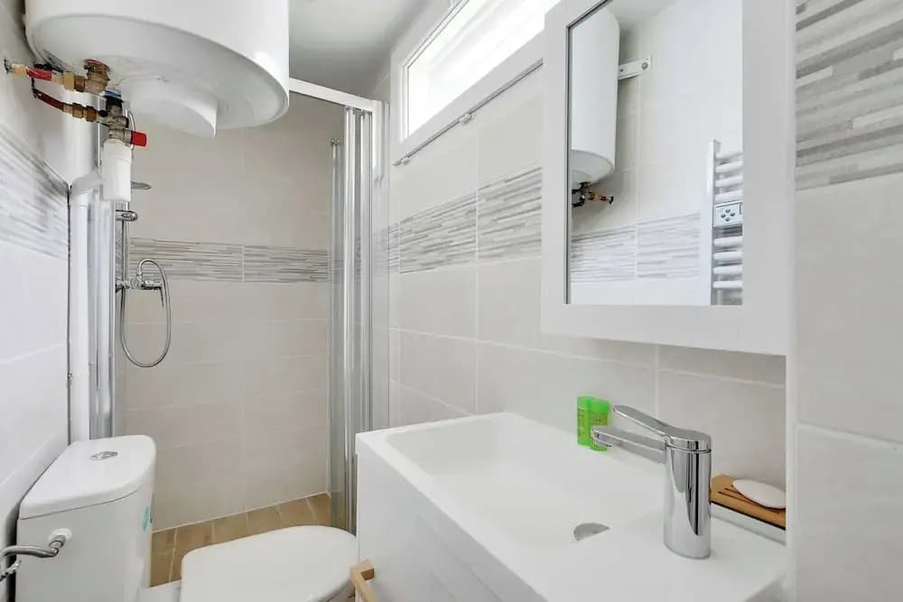 Charming Studio for 2 - Near Voltaire & 11th Arr. Town Hall, Paris - Miniature 8