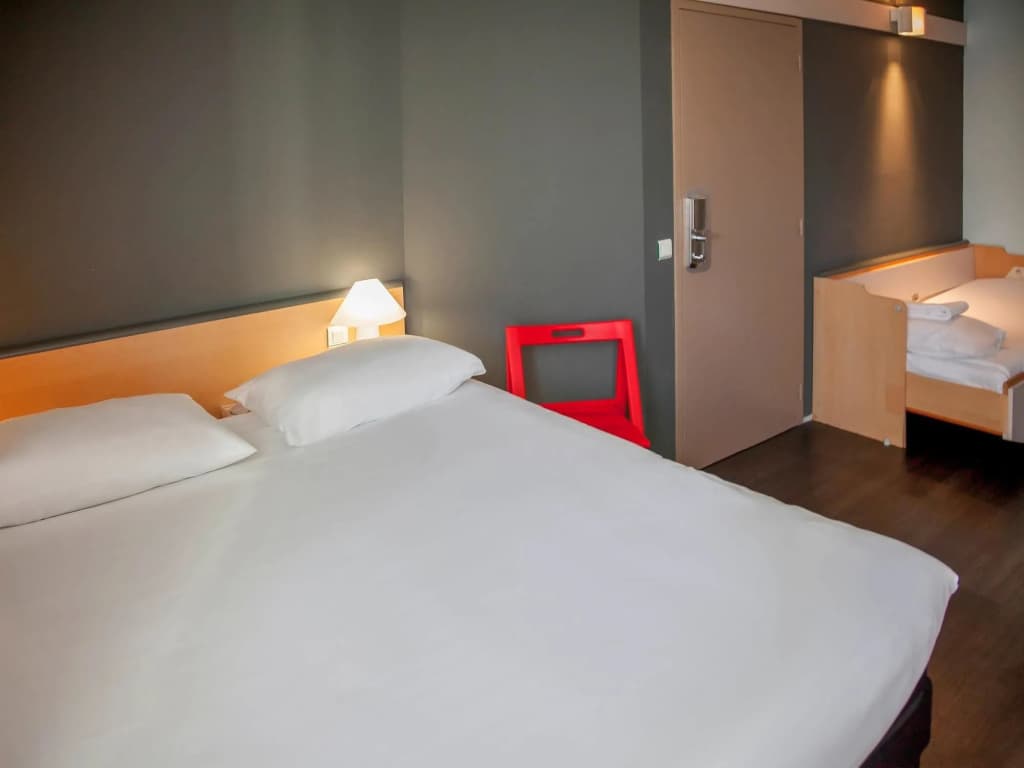 ibis Lorient Centre Gare - Photo 4