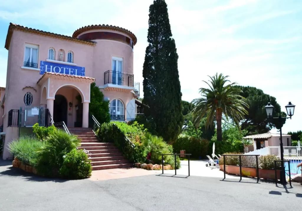 Hôtel Villa des Anges - Photo 1