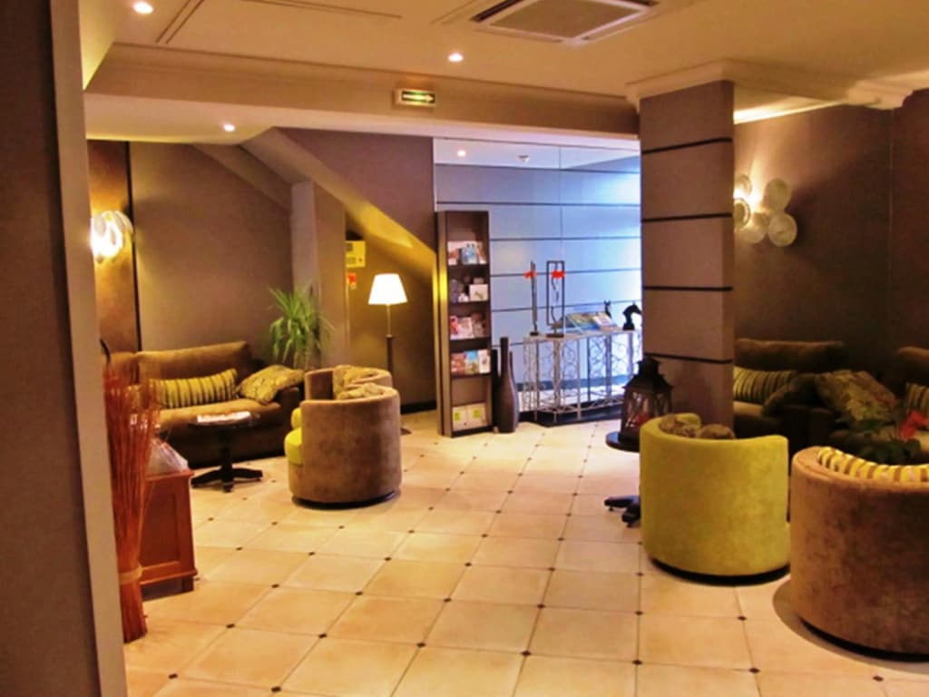 Le Trophée Boutique Hôtel Spa - La Loggia Appart'hôtel - Photo 2