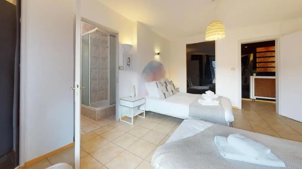Gite Des Bains Parking Hypercentre 6-8personnes - Photo 3