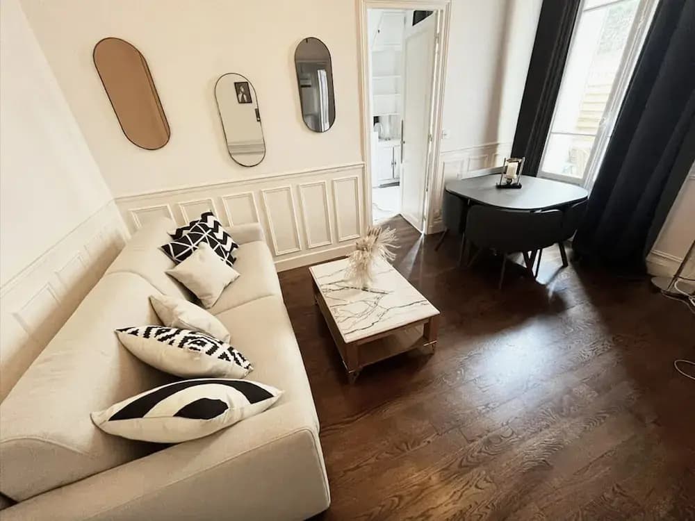 Superb Eiffel Tower Terrace Apartment - Photo 3