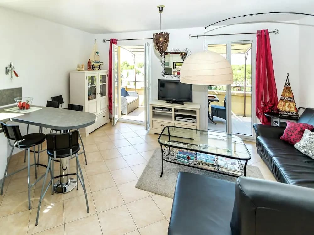Charming Apartment in Mallemort with Swimming Pool - Miniature 6