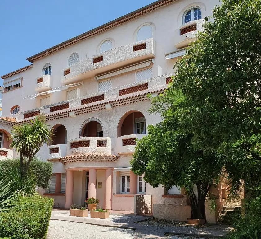 Appart T1 centre BANDOL dans Résidence de charme - Photo 1