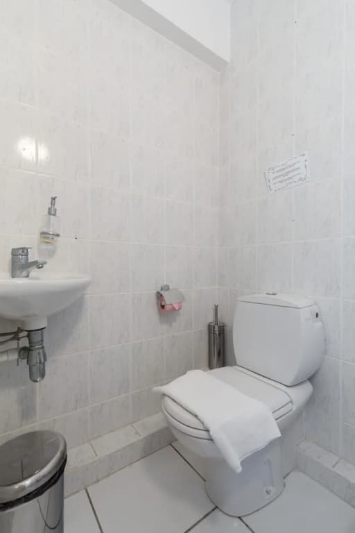 Bright two Bedroomed Apartment on the Beach in Cannes With Huge Terrace With Fabulous sea Views - 2001 - Miniature 7