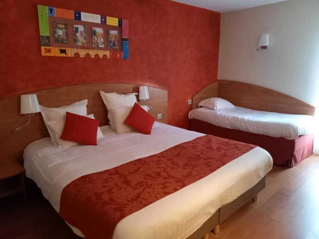 Brit Hotel Nîmes Ouest - Photo 3