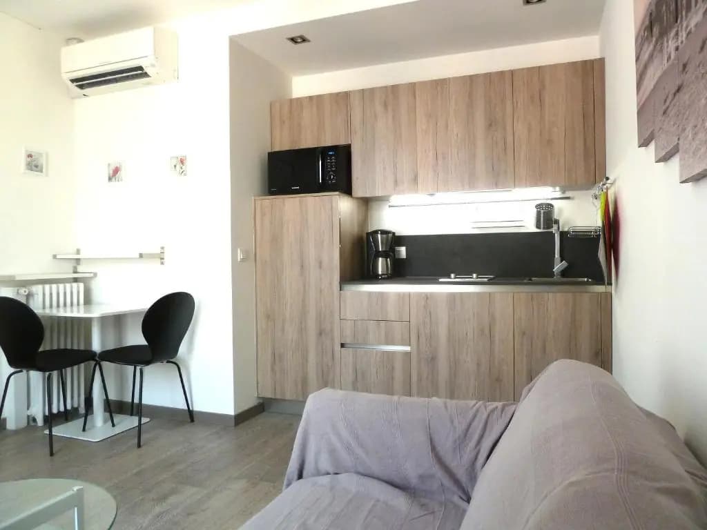 New 1 bedroom apt place Garibaldi - Miniature 6